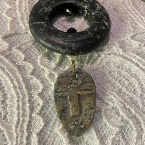 african_treasures_stonerings_close